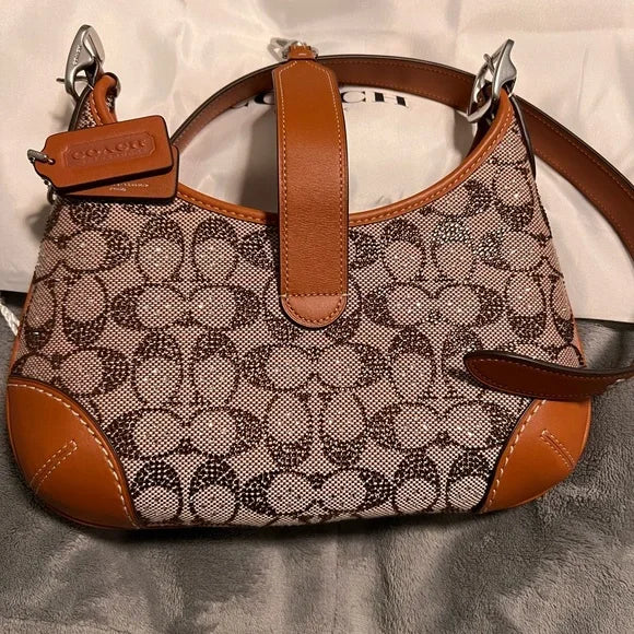 Coach Hamptons Hobo in Crystal Signatur Jacquard