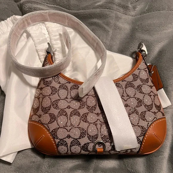 Coach Hamptons Hobo in Crystal Signatur Jacquard